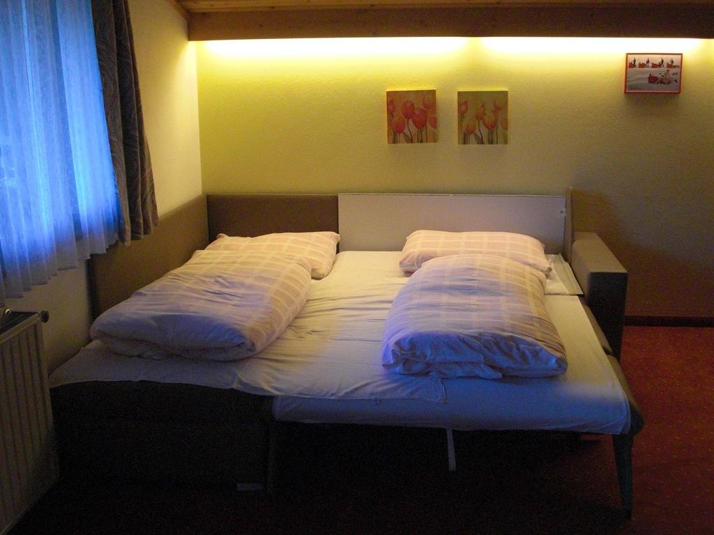Hotel-pension Flora Bed & Breakfast