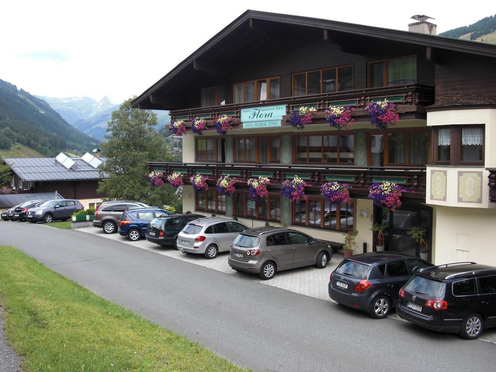 Hotel-pension Flora Bed & Breakfast