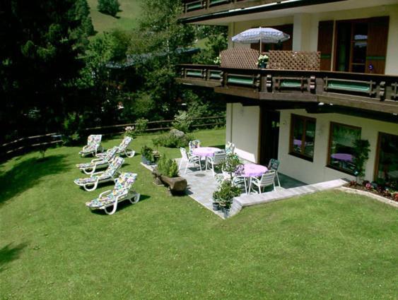 Bed & Breakfast Hotel-pension Flora
