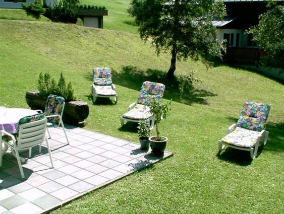 Hotel-pension Flora Bed & Breakfast 3*