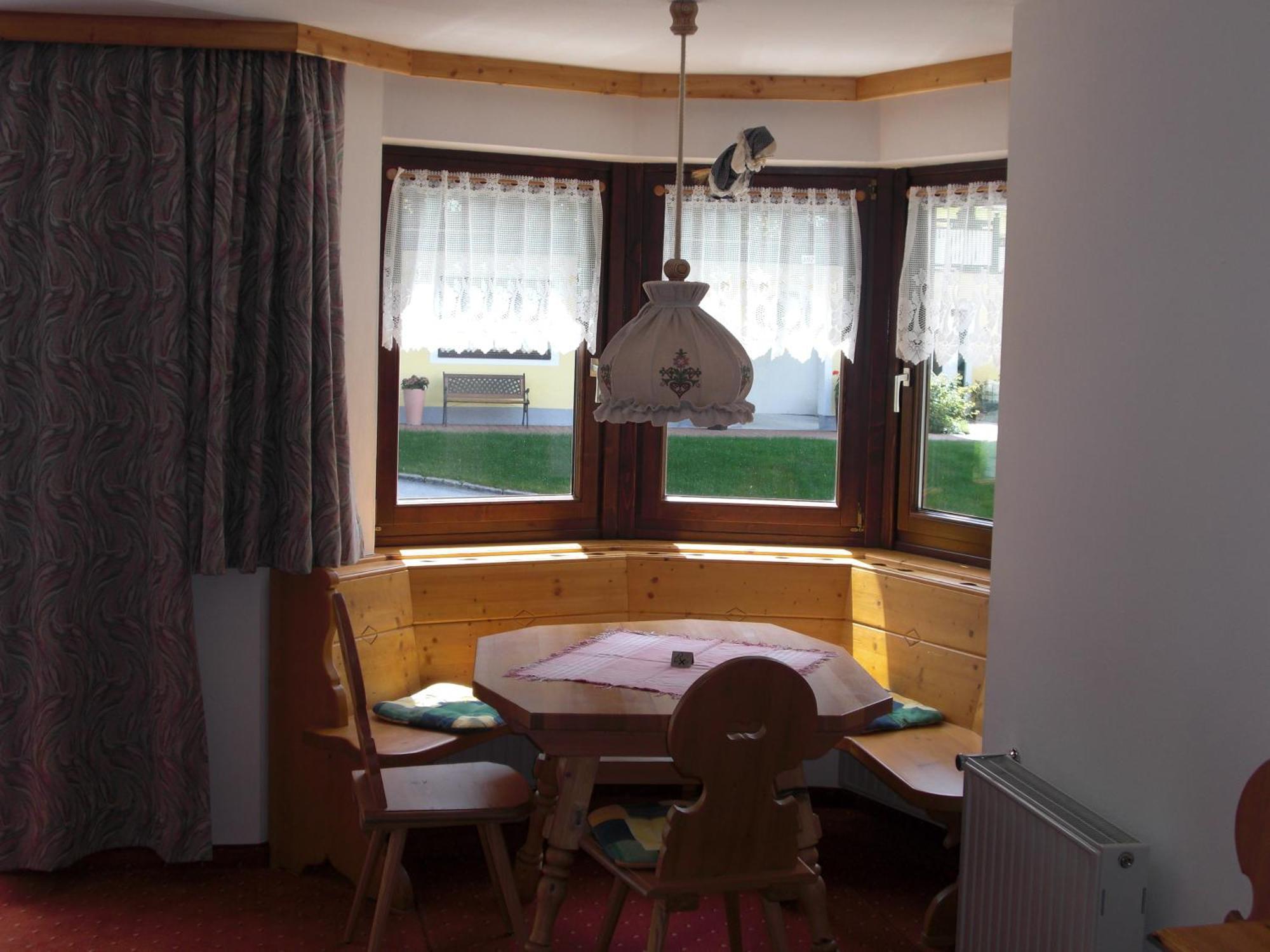 Bed & Breakfast Hotel-pension Flora 3*