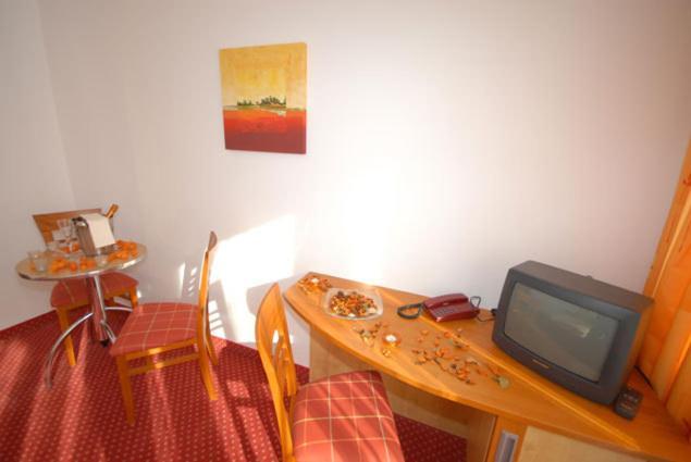 Hotel-pension Flora Bed & Breakfast