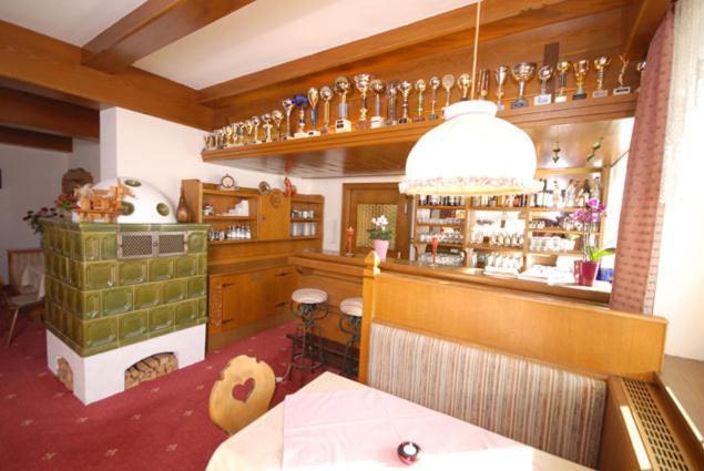 Hotel-pension Flora Bed & Breakfast 3*
