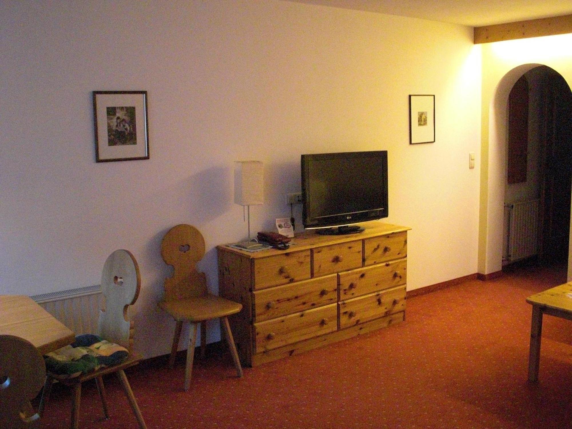 Hotel-pension Flora 3*