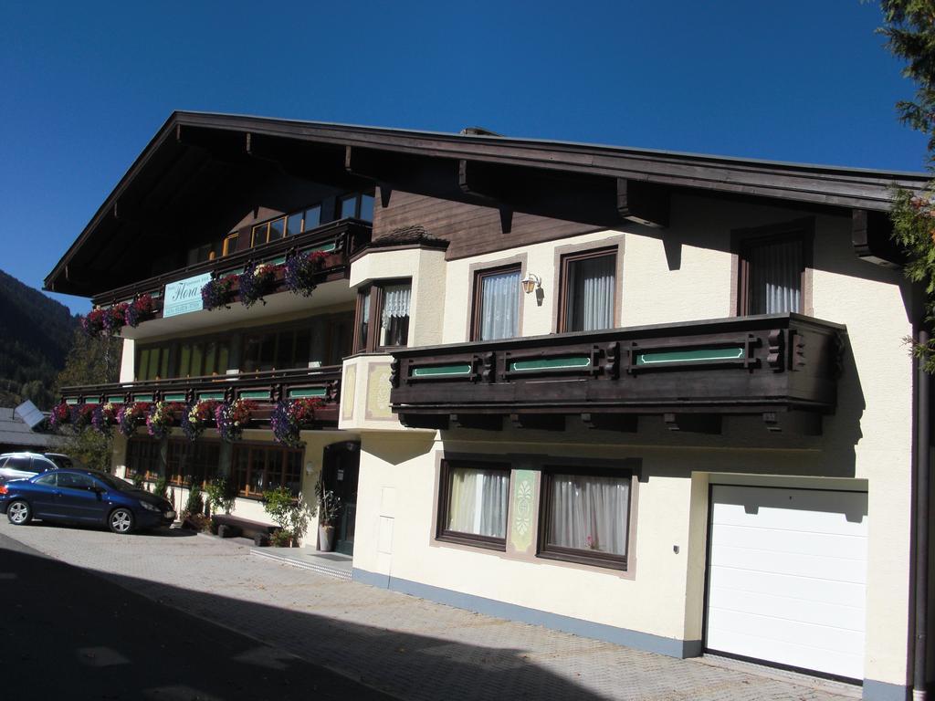 Hotel-pension Flora Bed & Breakfast Saalbach-Hinterglemm